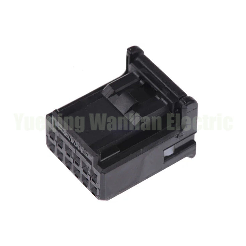 12 Pin 1379662-1 Conectores para automóveis Luzes de leitura de automóveis Lâmpada de mapa Com terminais Série 0.7